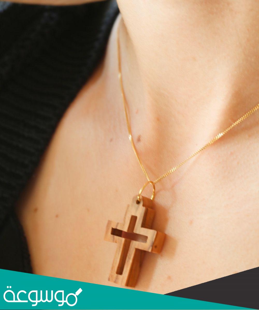 تفسير رؤية المرأة النصرانية في المنام حسب تفسير ابن شاهين وابن سيرين