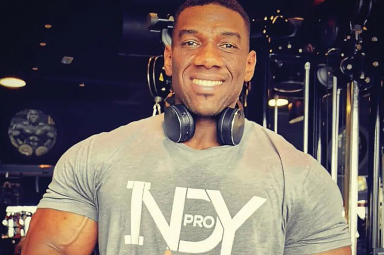 من هو بطل كمال الأجسام السعودي