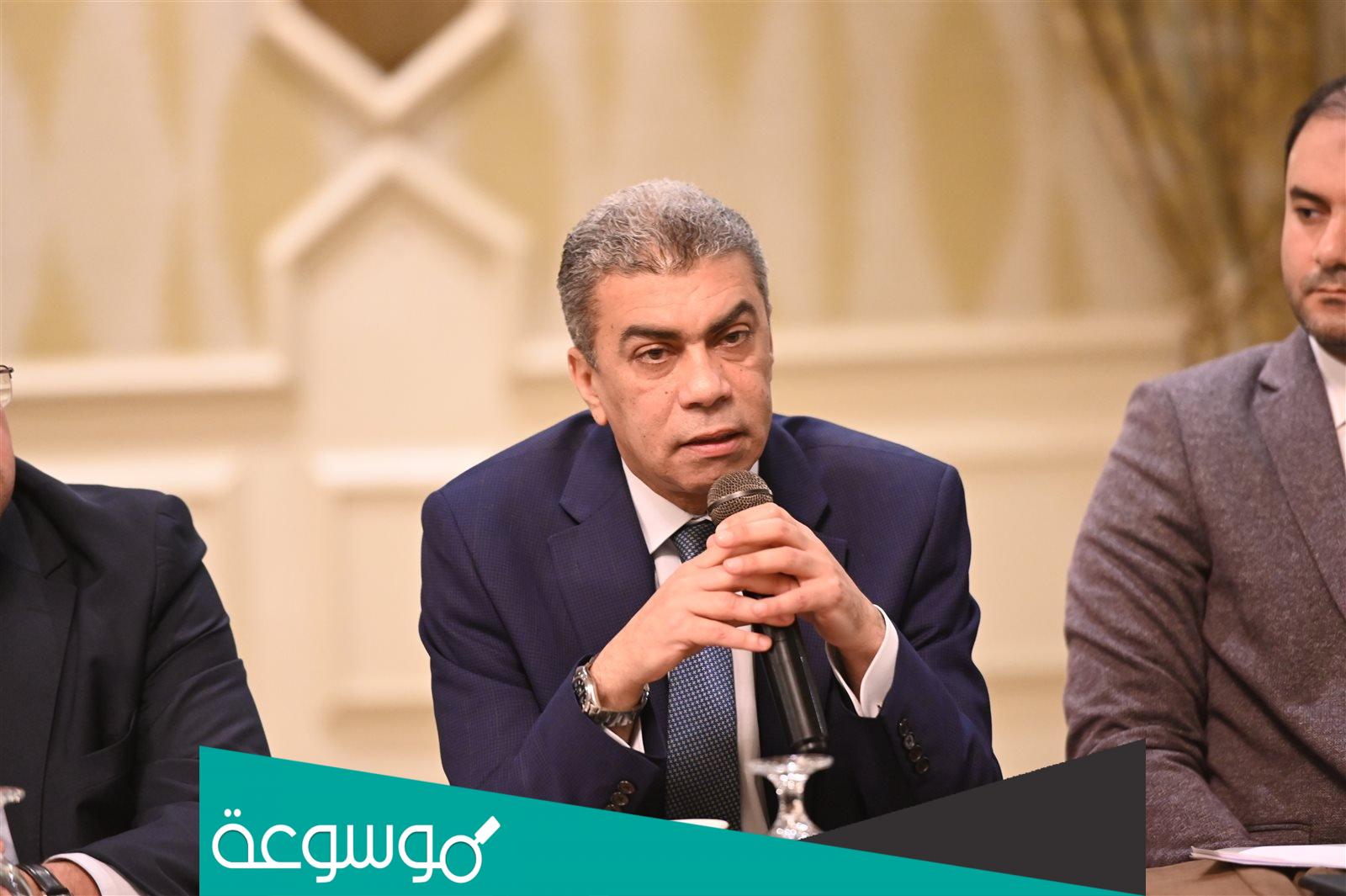 من هي زوجة ياسر رزق