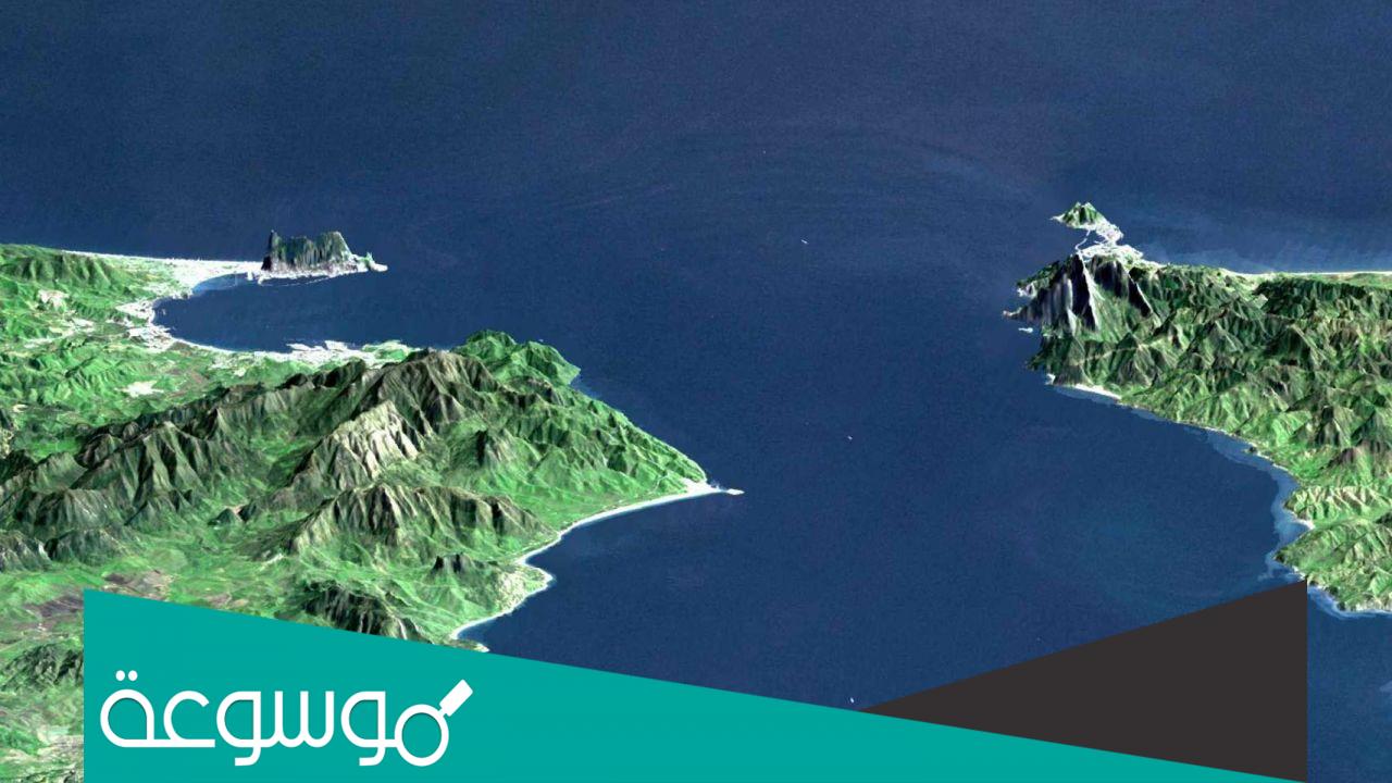 كم يبلغ عرض مضيق جبل طارق