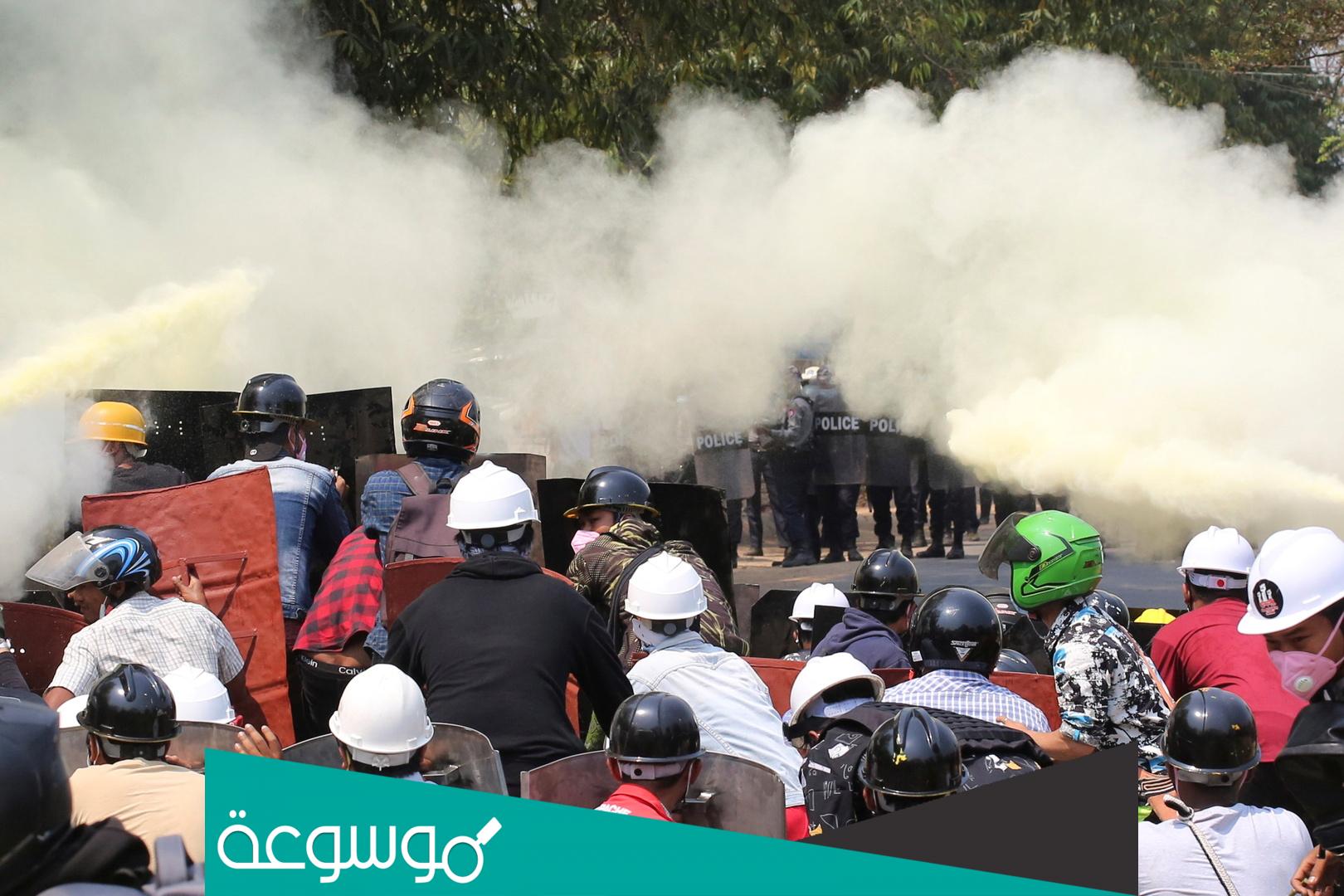 ما معنى كلمه الاحكام العرفية؟