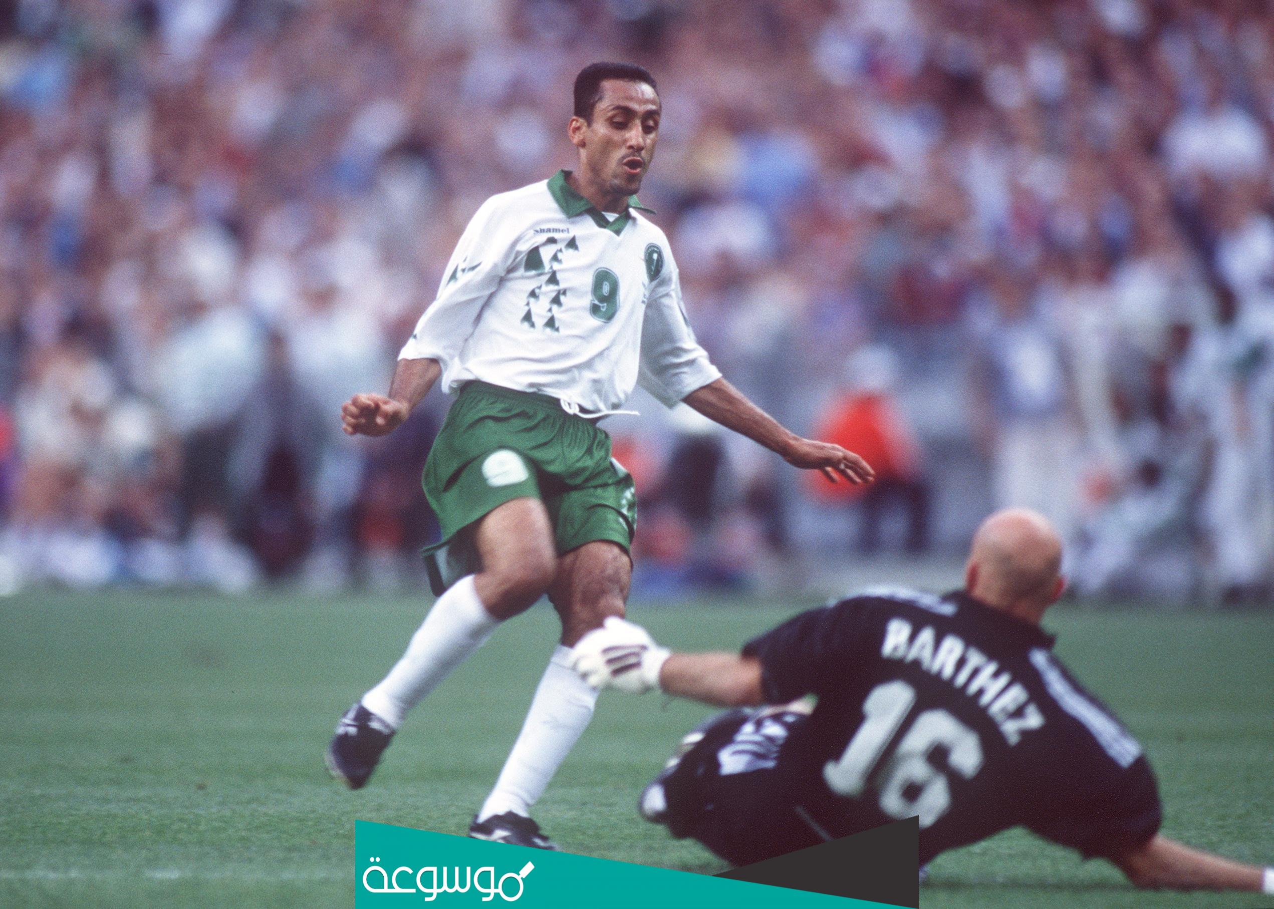 من هو أول لاعب سعودي يحترف في أوروبا