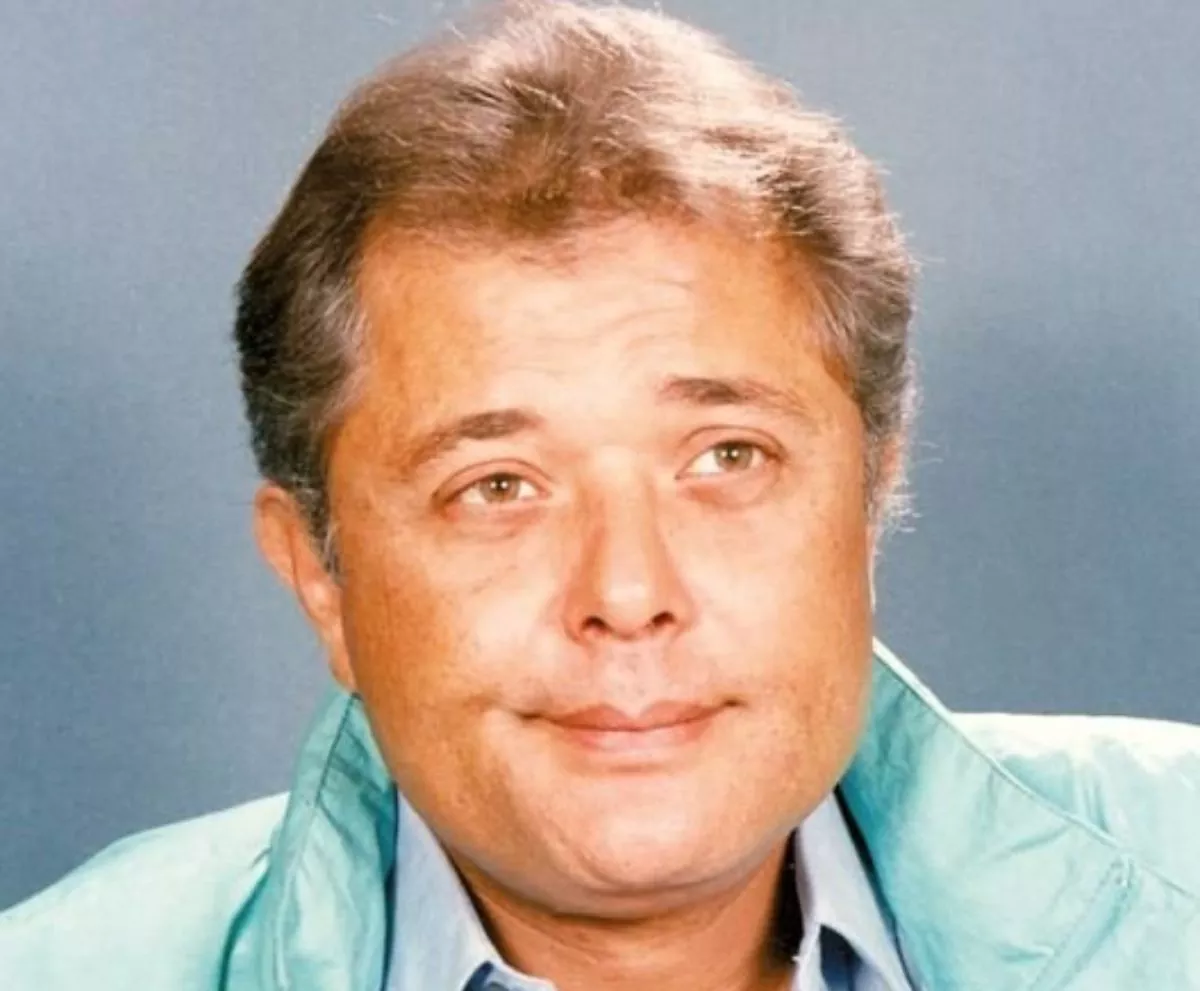 من هي زوجة محمود عبد العزيز الاولى