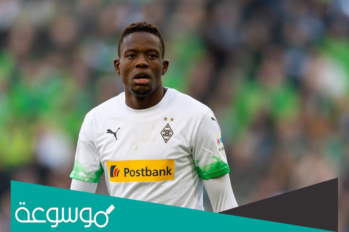 هل دينيس زكريا مسلم