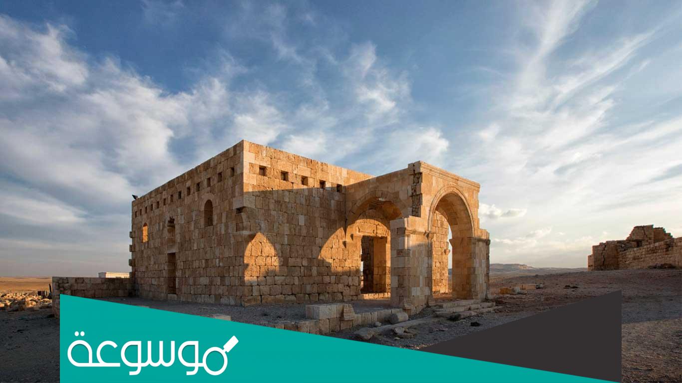 اين يقع قصر الحلابات ؟