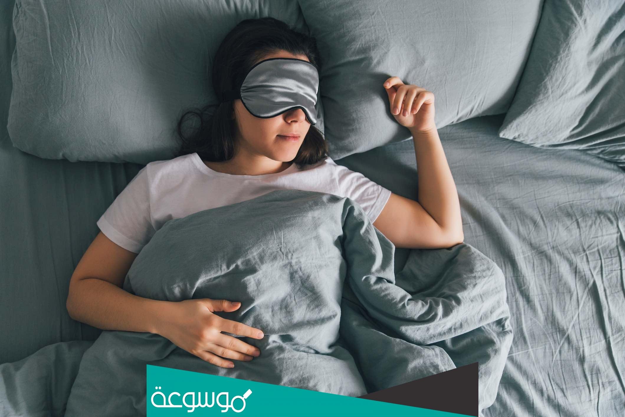 تفسير حلم الخروج بملابس البيت