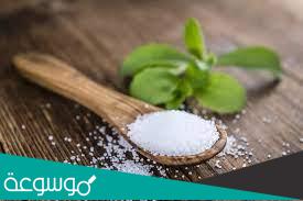 ما المادة التي يستخرج منها السكرين
