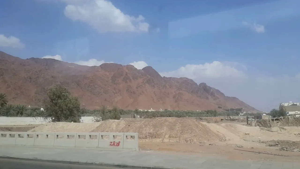 ما هو الجبل الذي نحبه ويحبنا