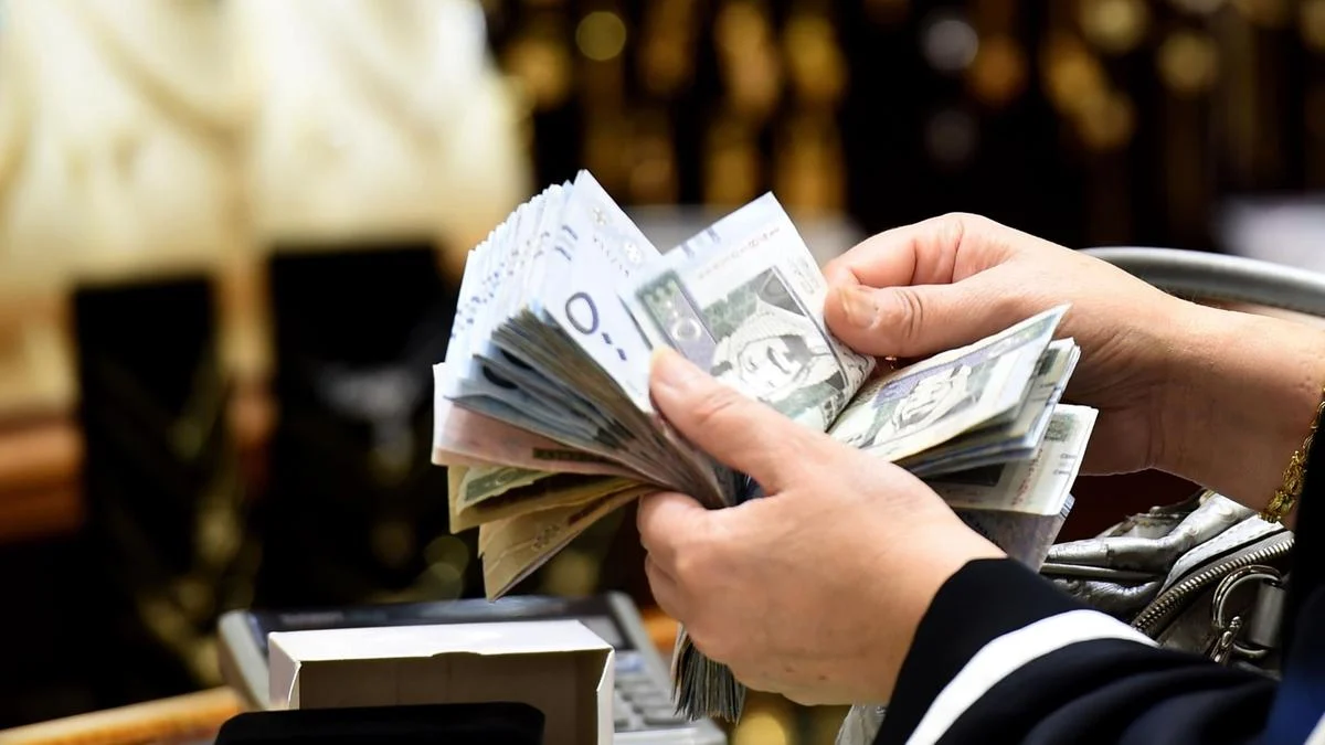 هل سيتم صرف راتبين خلال شهر رمضان للموظفين في السعودية