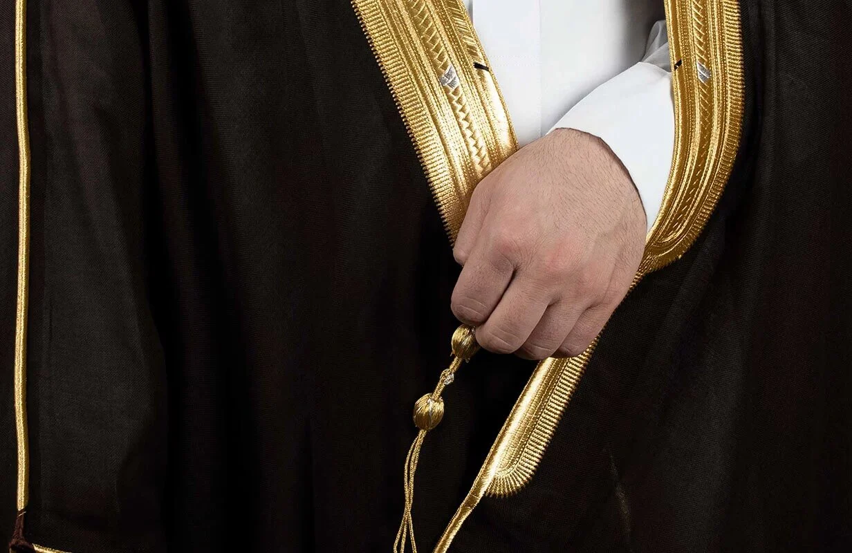 طريقة لبس البشت وأفضل صور موديلات البشت الرجالي