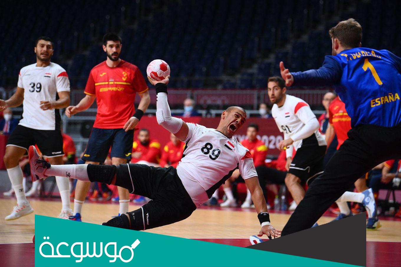 كم عدد لاعبين كرة اليد داخل الملعب