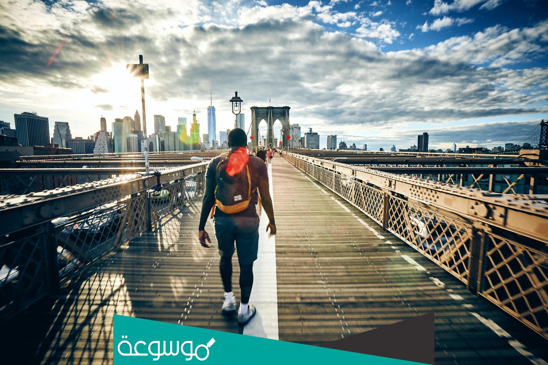 مزايا وعيوب العيش في الخارج