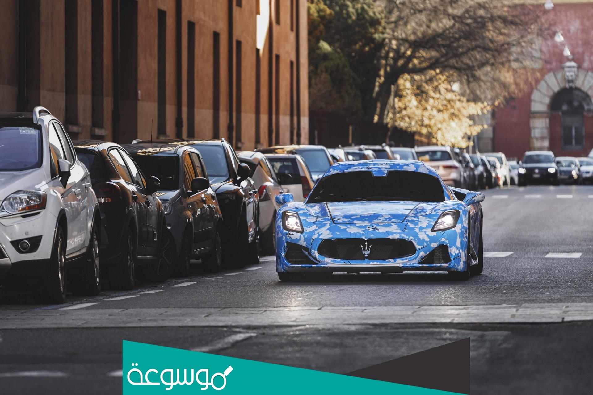 كم توقع سعر مازيراتي MC20 2023