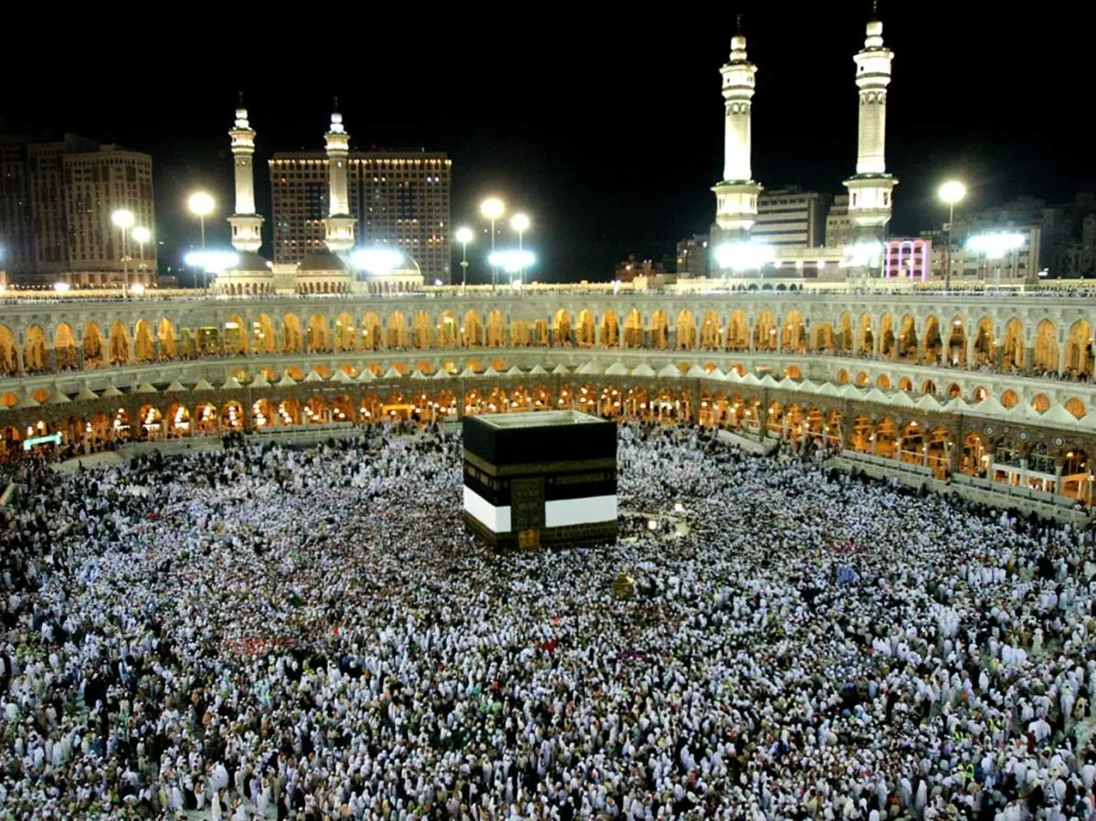 كم عدد الحجاج من الداخل والخارج 2022