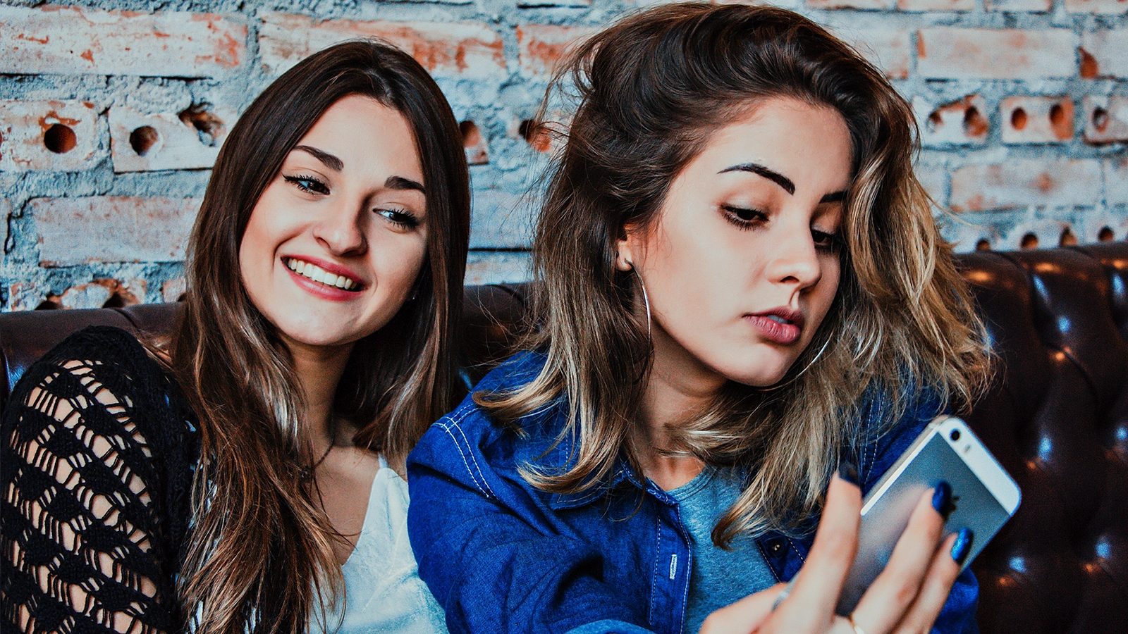 كيف تعرف أن صديقك لا يريدك