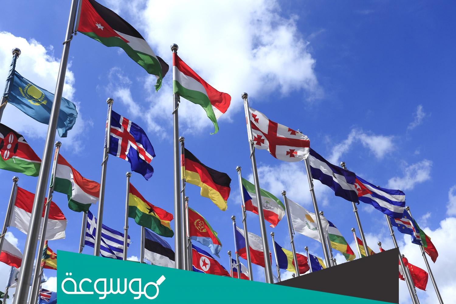 اول دولة اتخذت علما وجعلته رمزا لها