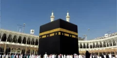 لماذا لا تكسى الكعبة بغير اللون الأسود ؟