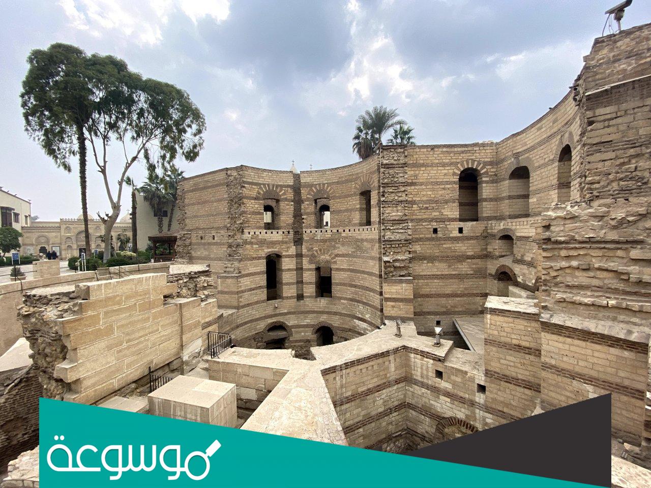 اين توجد الكنيسة المعلقة ؟