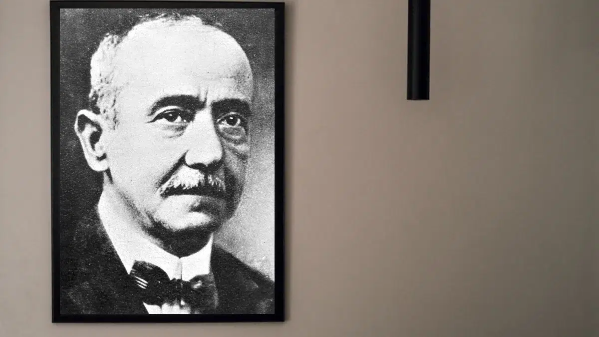 اين نفي احمد شوقي