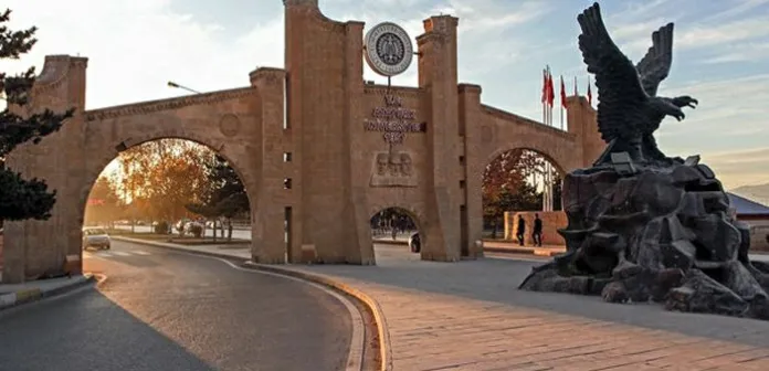 جامعة اتاتورك اين تقع