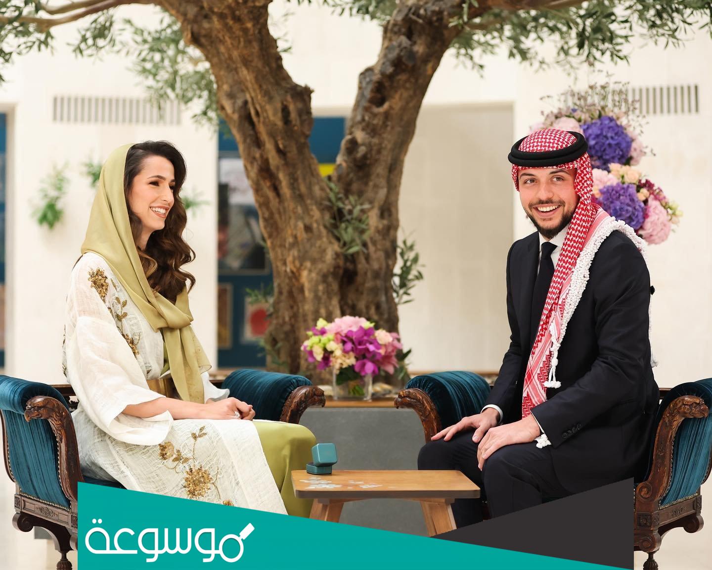 سعر خاتم الخطوبة الذي قدمه الأمير الحسين لخطيبته رجوة آل سيف