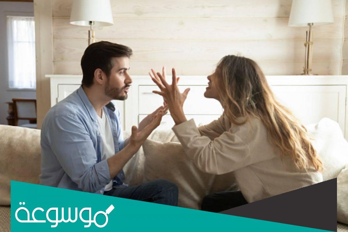 قصة زوج منع زوجته من برنامج فيسبوك بعد مدة من الزمن اكتشف أن زوجته لديها حساب آخر