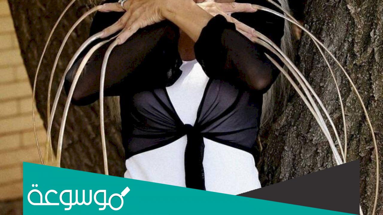 من هي صاحبةاطول اظافر في العالم ؟