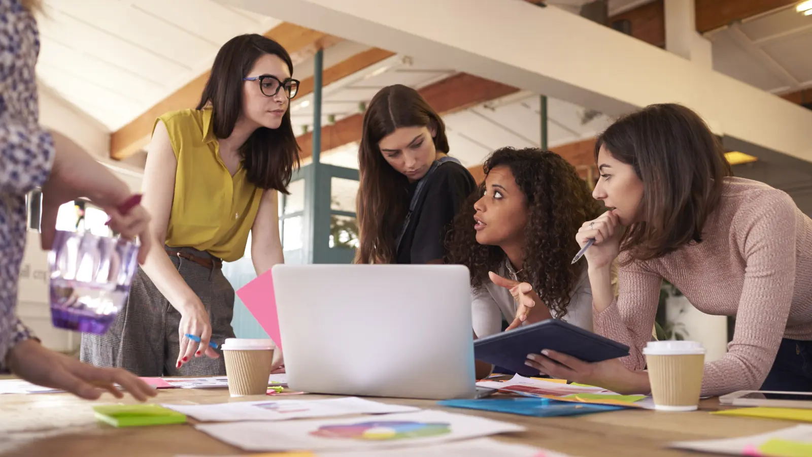 ما هي قضايا المرأة المعاصرة؟