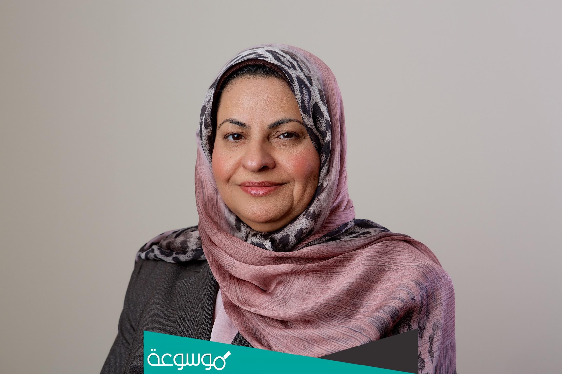 ما اسم المرأة التي شاركت في إطفاء آبار النفط؟